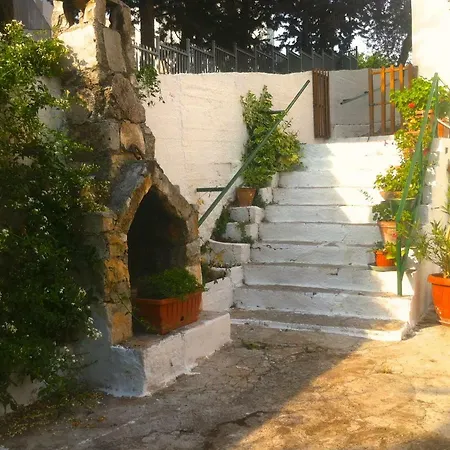In Pietra, Relax E Tradizione بيت للعطل